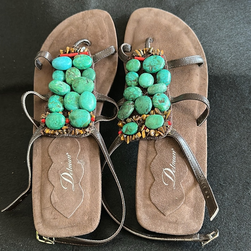 Delman Vero Cuoio artsy sandals used in good condition